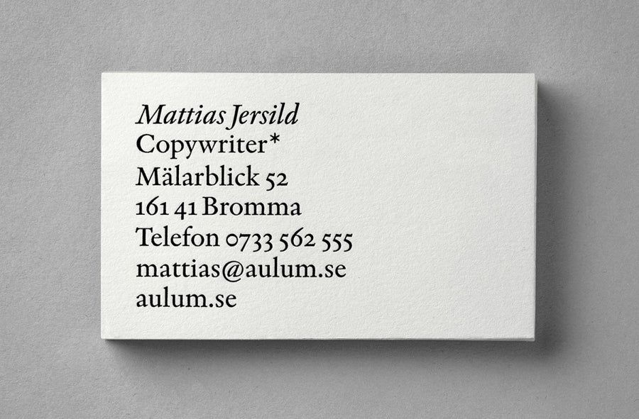 minimal_typographic_Business_Card_01.jpg