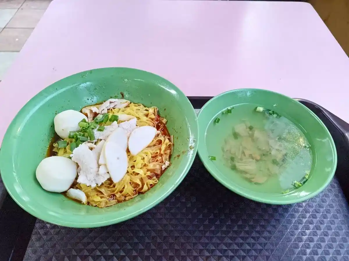 Hong Li Fishball Noodle: Mee Pok & Soup