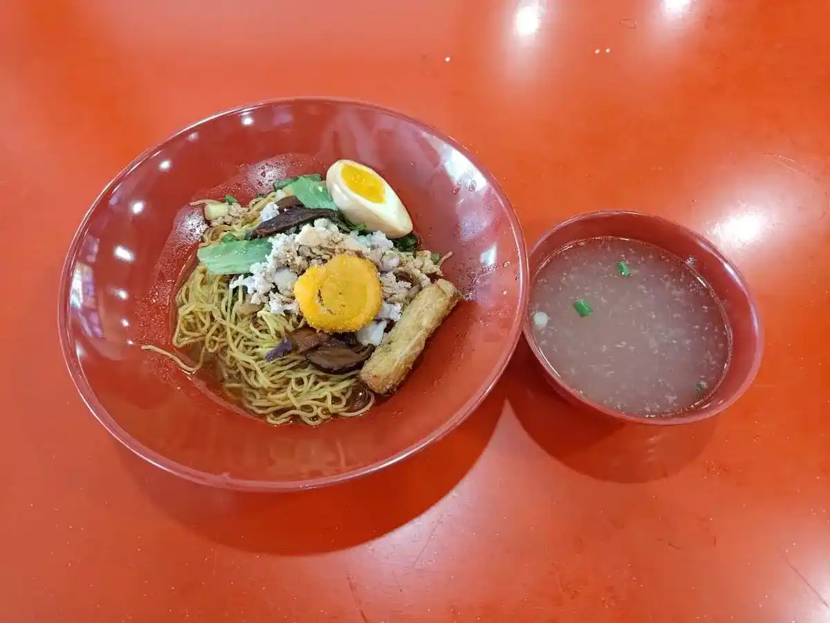 Ding Ji Teochew Noodle: Signature Noodle Mee Kia & Soup