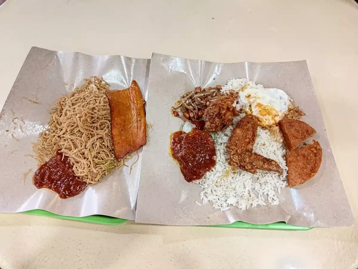 Guan Nasi Lemak: Fried Mee Hoon & Nasi Lemak