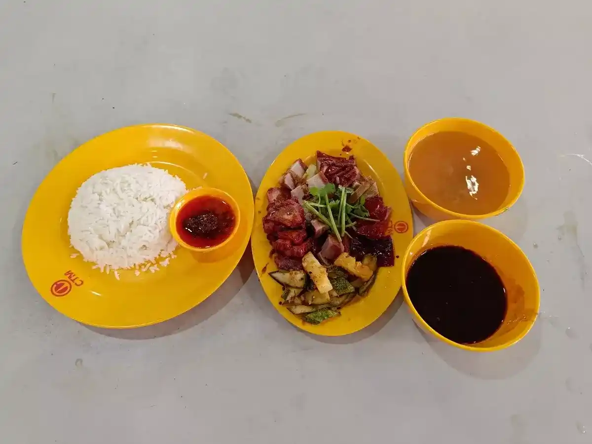 Ho Bee Roasted Food: Char Siew, Siu Yuk & Roast Duck with Rice & Soup