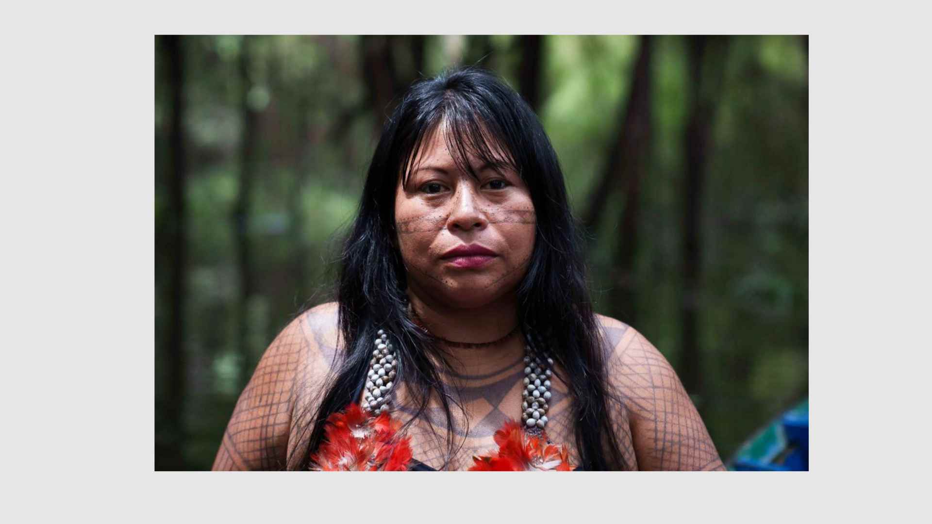 Mujer indígena, es premiada por campaña contra empresas mineras en Amazonas