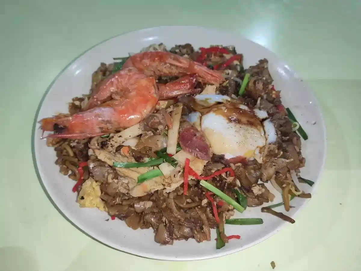 Dancing Char Kway Teow: Fried Kway Teow