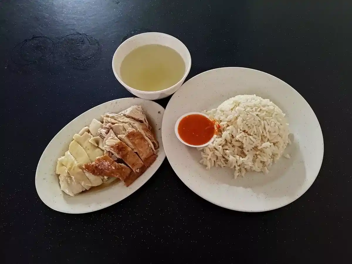 Fu Man Ji Hainanese Chicken Rice: Hainanese Chicken & Roast Chicken with Rice & Soup
