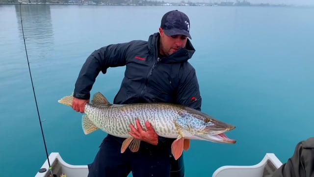 Michigan Fishing Nation S1 E4 Kayak Smallmouth Bass