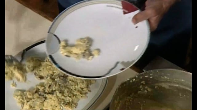 Justin Wilson's Easy Cookin' - Season 1 - Episode 8 - Eggs Mushrooms & Onions