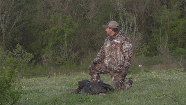 Small Town Hunting Webisode - Season 2 - Episode 7 - CA TN Kill 2