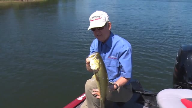 Jimmy Houston Outdoors - Fishing the Huani Creek with Joe Hall
