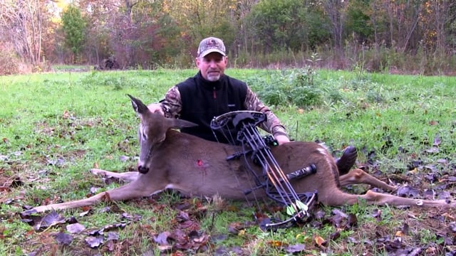 Uncle Bucky's Outdoor Adventures - Urb Doe 17 & 2010  Bow Buck