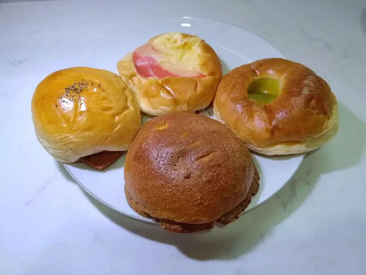 Mini Toast House: Assorted Buns