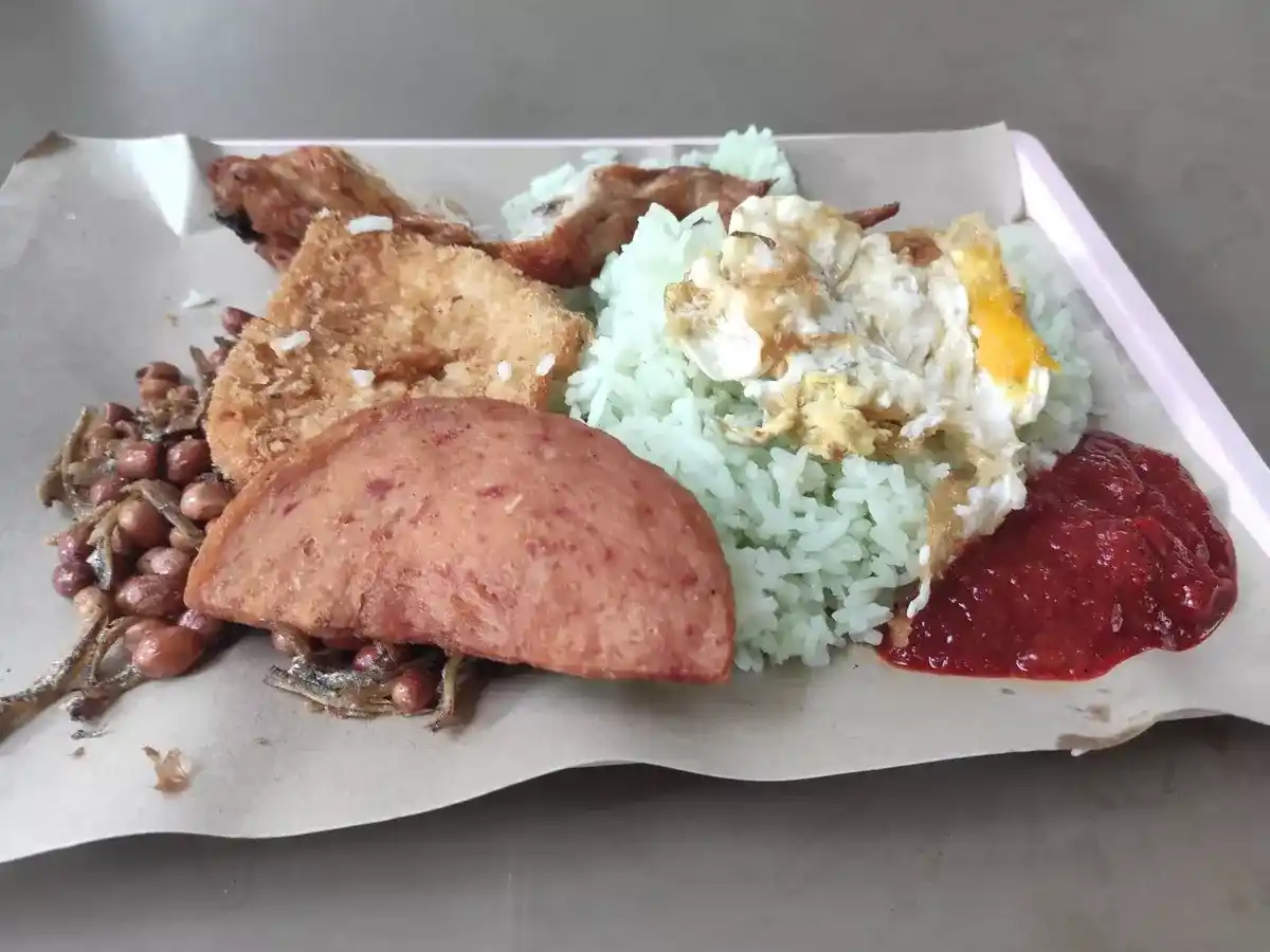 Ming Hui Nasi Lemak: Nasi Lemak with Luncheon Meat, Chicken Wing, Fried Egg, Fish Fillet, Ikan Bilis & Peanuts