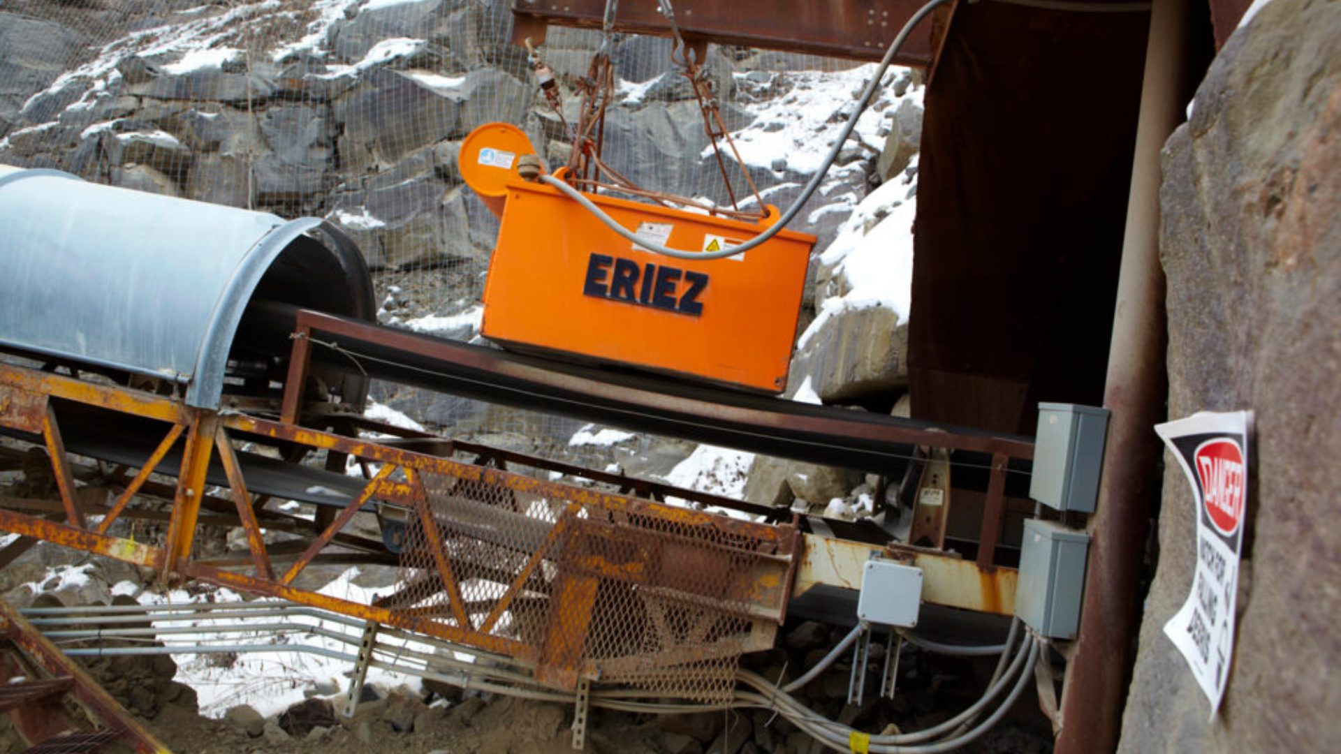 Eriez lanza la serie SEV de electroimanes suspendidos