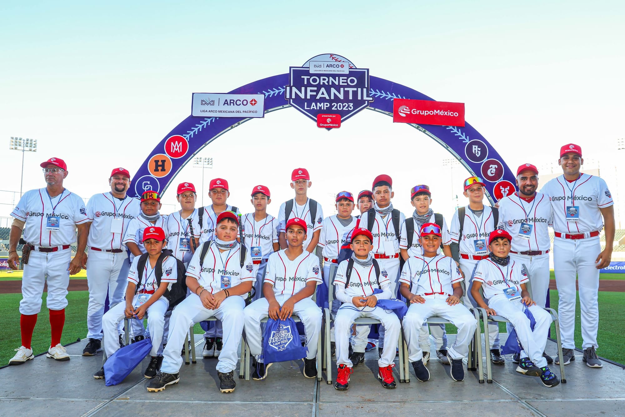 Baseball players from the Grupo Mexico Academy go to the Arco Mexicana del Pacífico League.