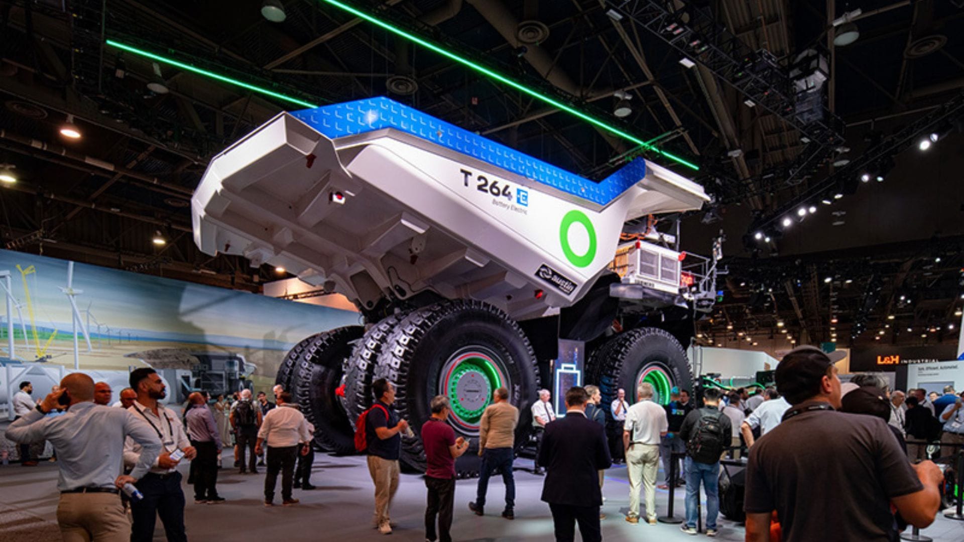 Liebherr and Fortescue announce 2.8 billion zero-emission equipment deal at MINExpo 2024