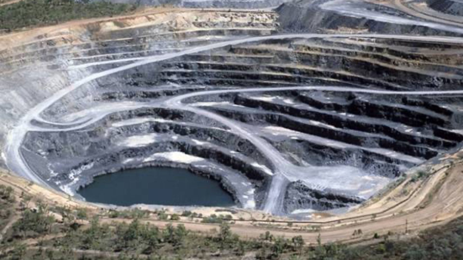 Alertan sobre el riesgo de 10 minas a cielo abierto en Durango