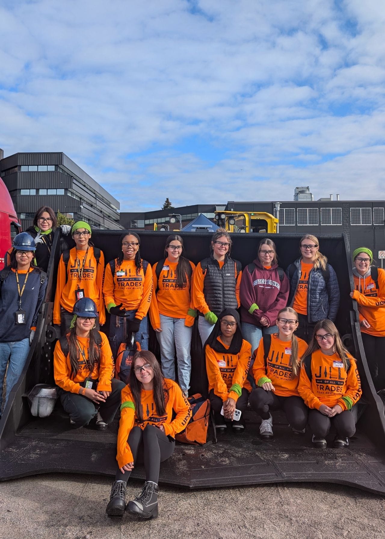 Sandvik impulsa la participación femenina en los oficios calificados durante el evento "Jill of All Trades" en Cambrian College