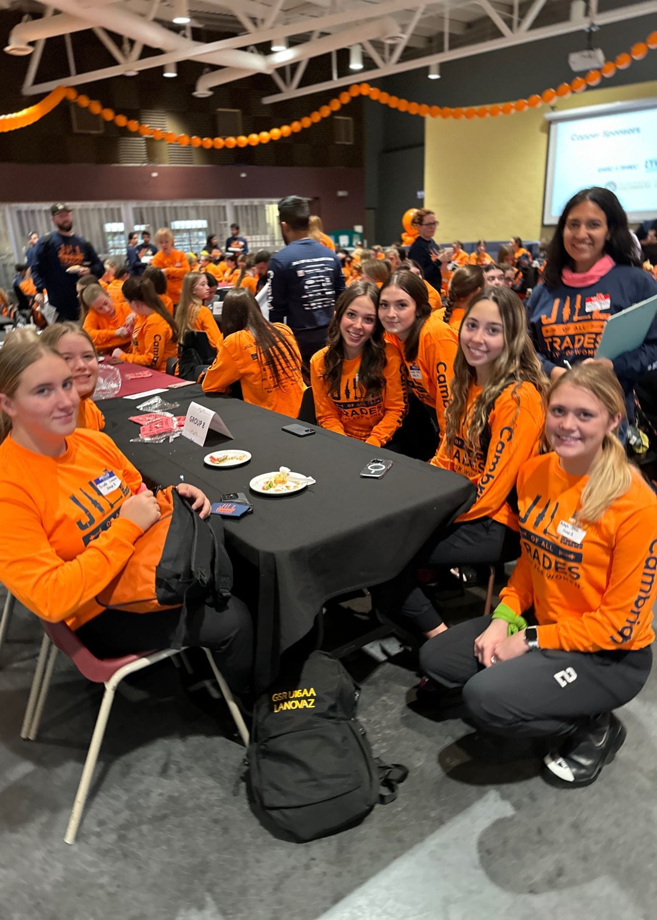 Sandvik impulsa la participación femenina en los oficios calificados durante el evento "Jill of All Trades" en Cambrian College