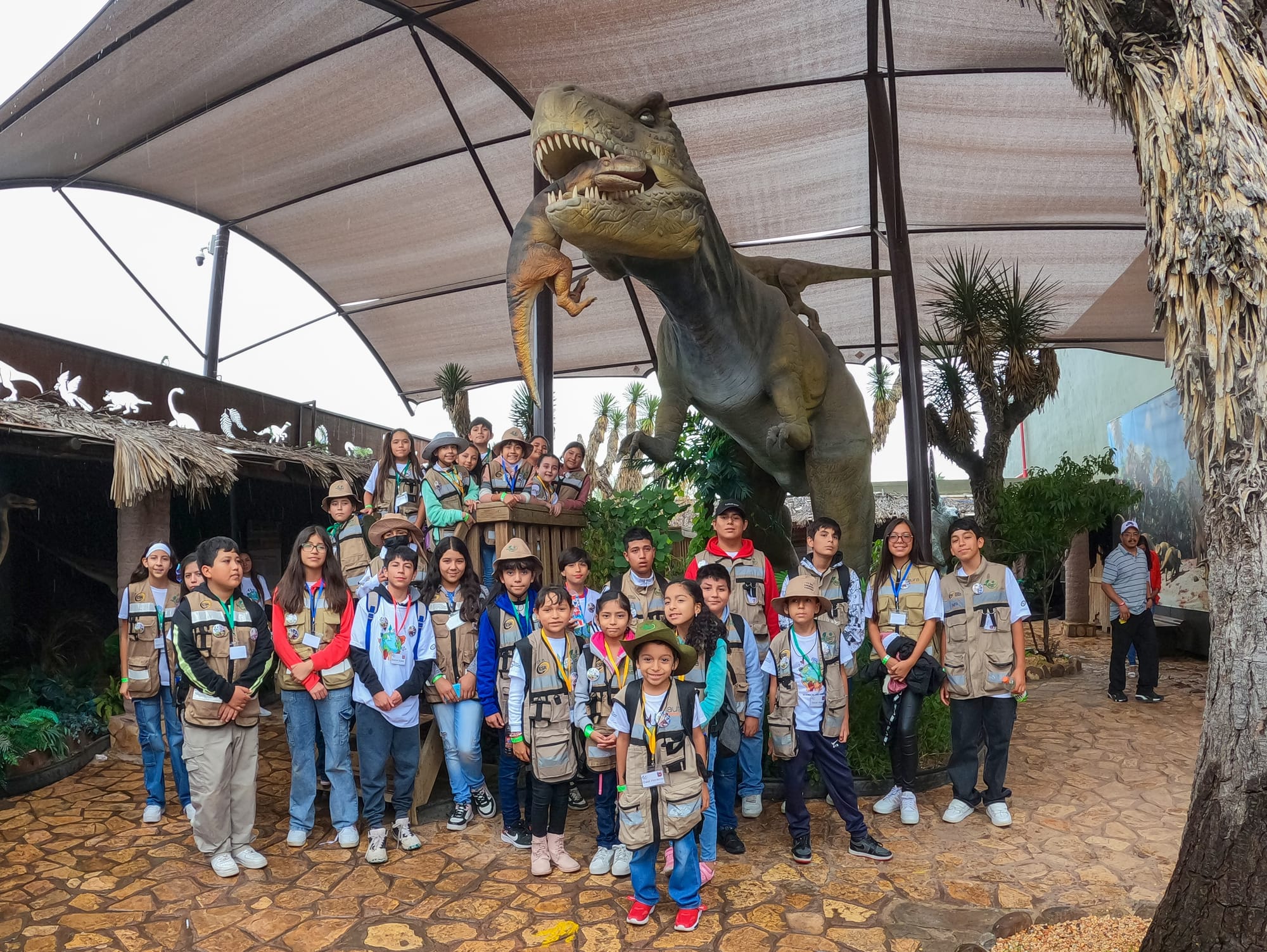 Lleva Aura Aranzazu a niños de Concepción del Oro a conocer el Museo del Desierto