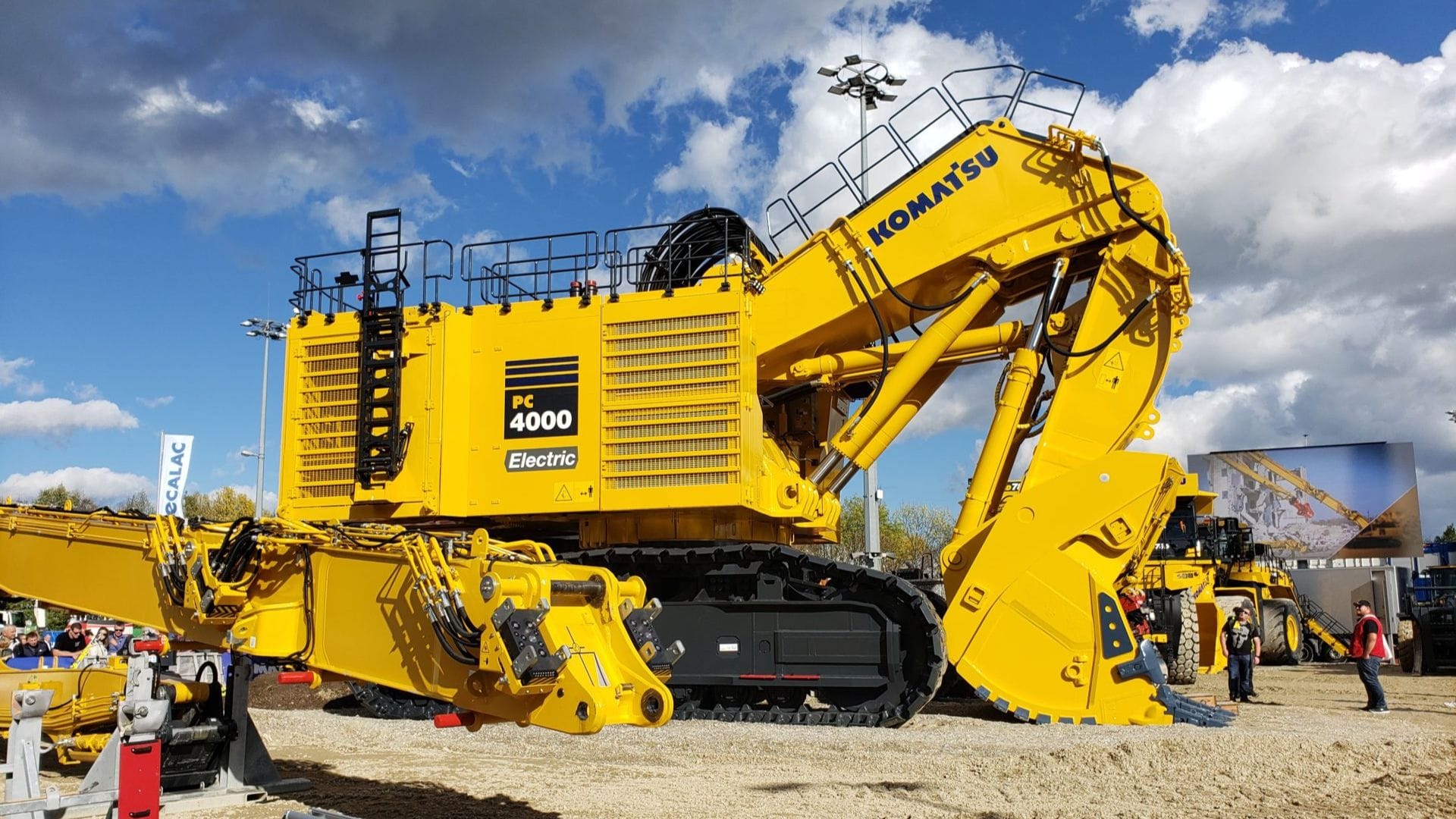 La  Komatsu PC4000-11E  potente capacidad de excavación y una baja huella de carbono