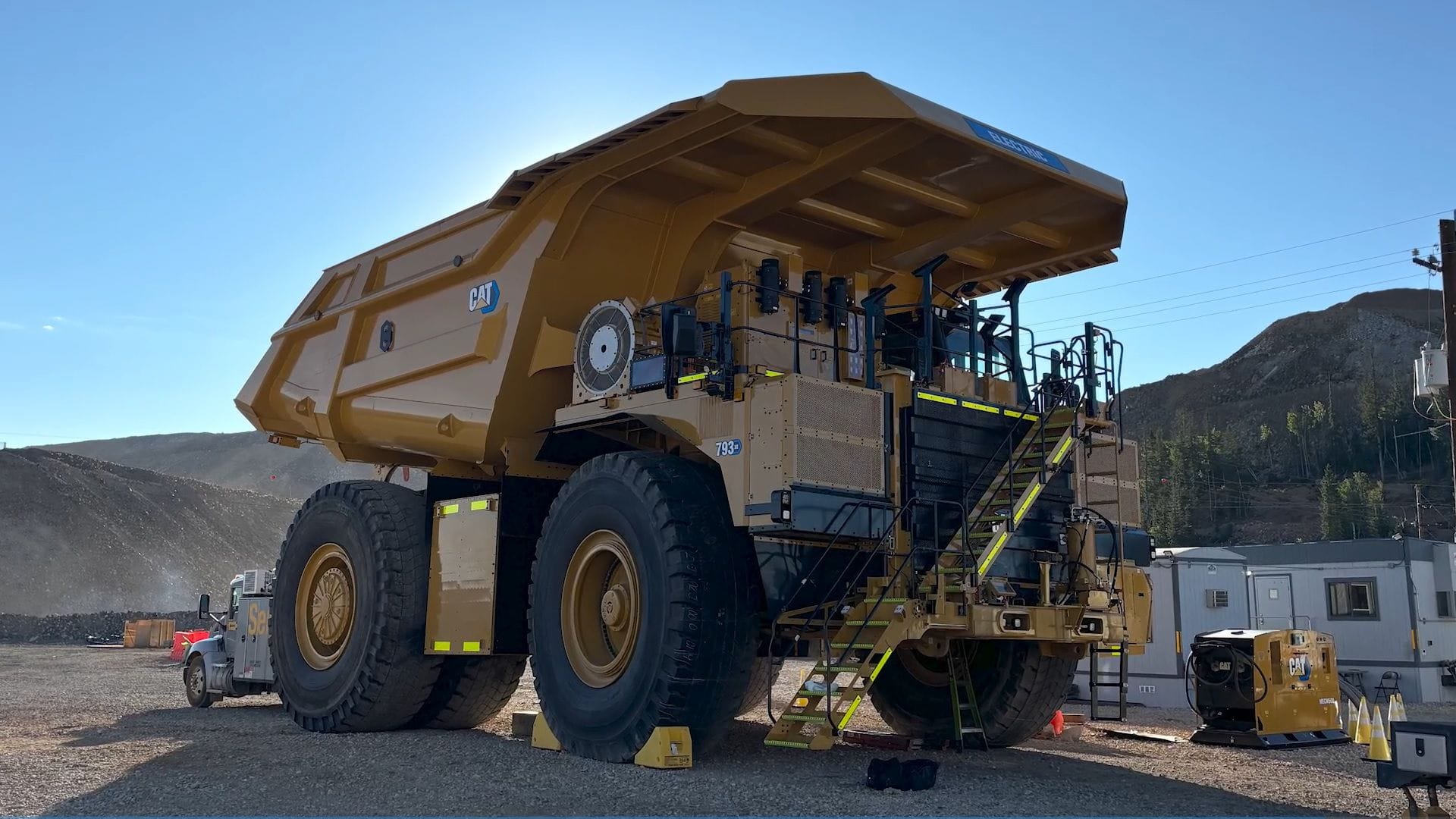 Newmont presenta su primer camión minero eléctrico en la mina Cripple Creek y Victor