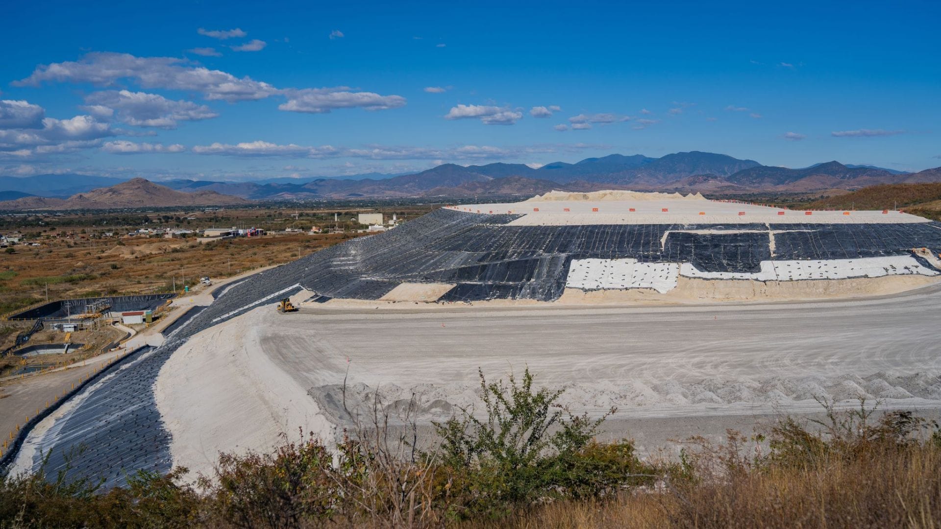 Minera Cuzcatlán maximiza el reciclaje del agua con el sistema Dry Stack