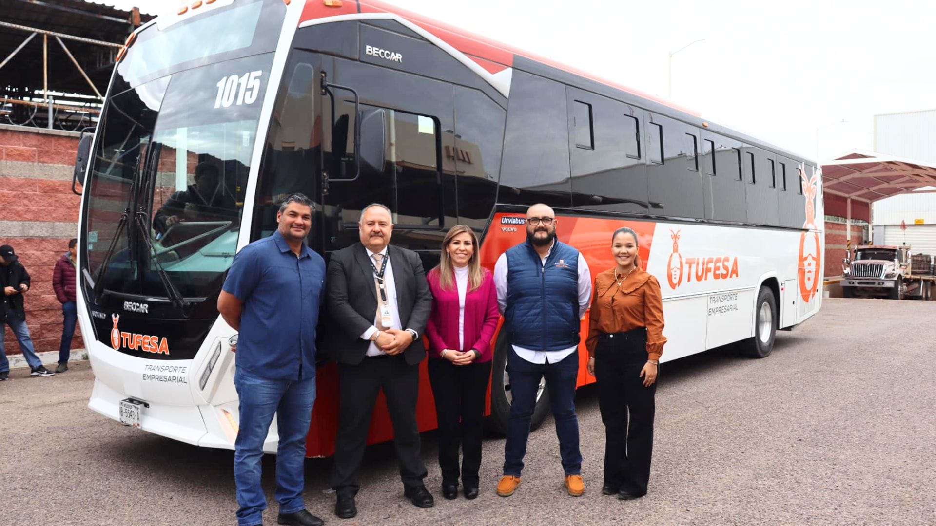 Minas de Oro Nacional Mejora el Transporte para sus Colaboradores