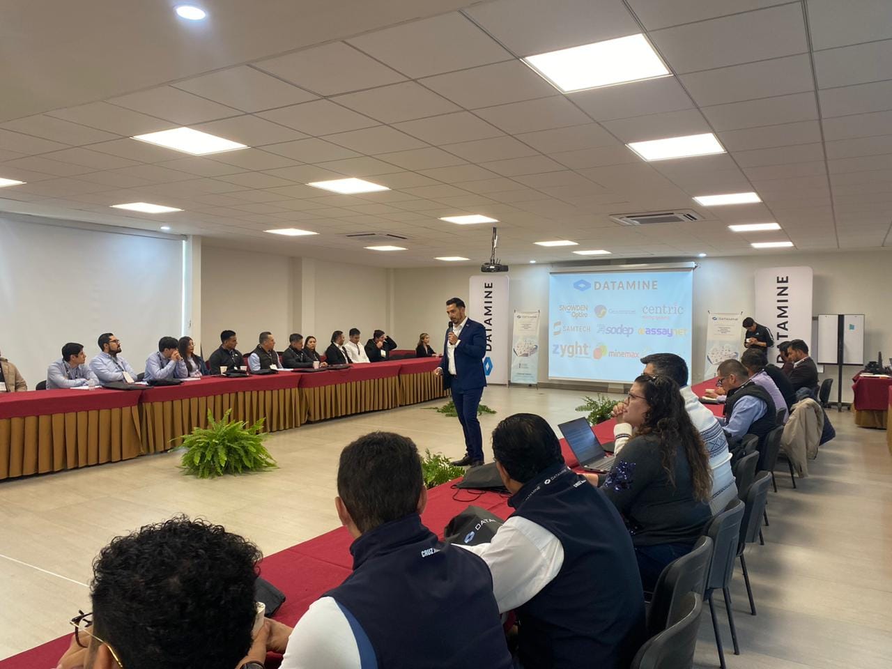 Realizan con éxito el Datamine Day en Zacatecas