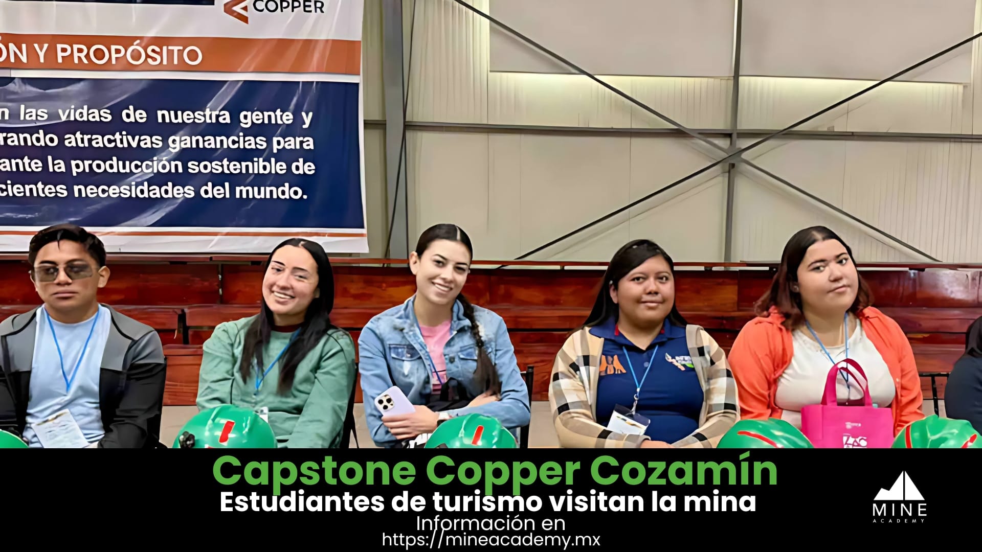 Estudiantes de turismo visitan la mina Capstone Copper Cozamín.