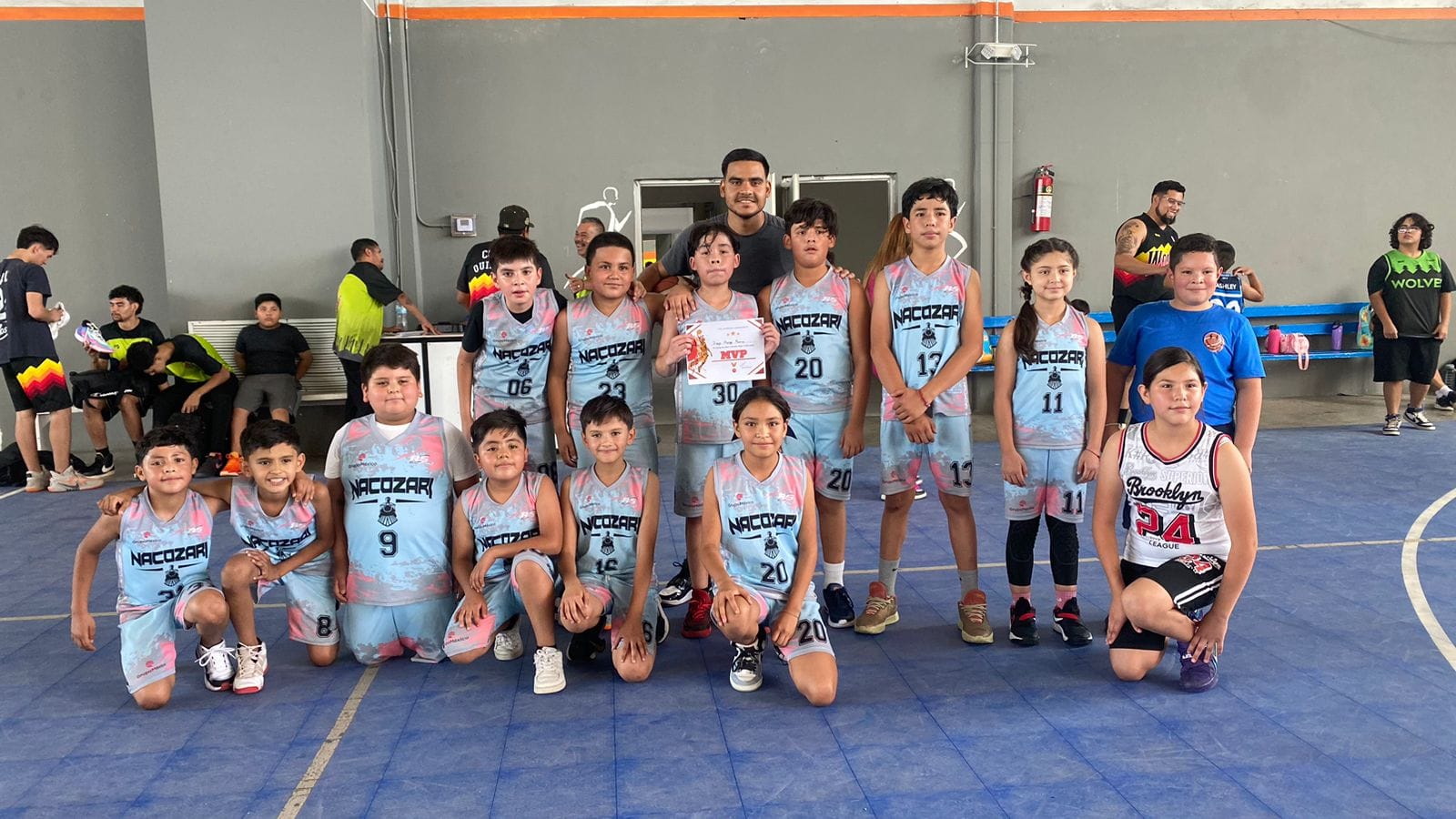 Escuela del Deporte Grupo México de Nacozari cosecha triunfos de basquetbol en Copa del Desierto 2025