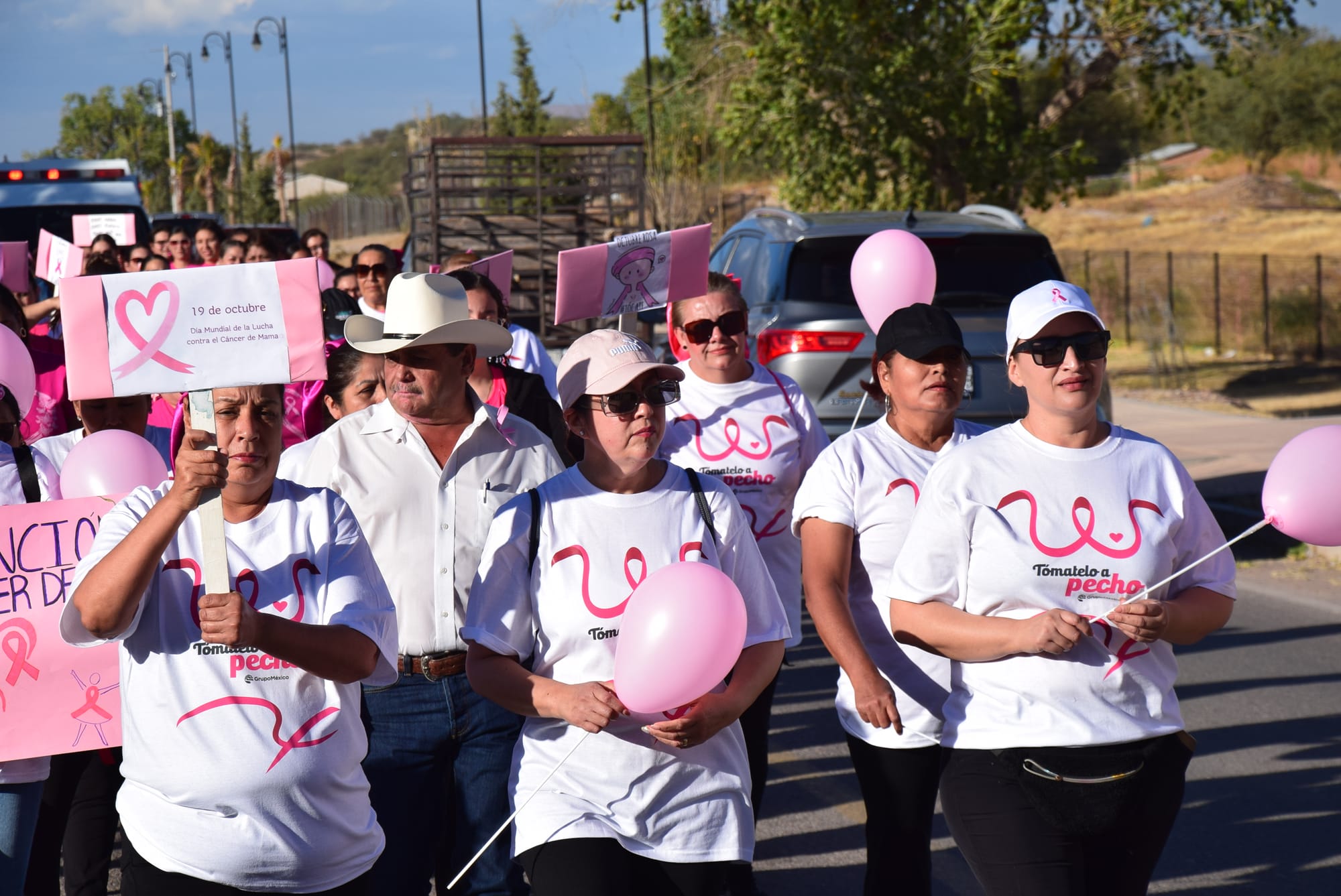 Grupo México impulsa la campaña “¡tómatelo a pecho!” en Esqueda para crear conciencia sobre el cáncer de mama