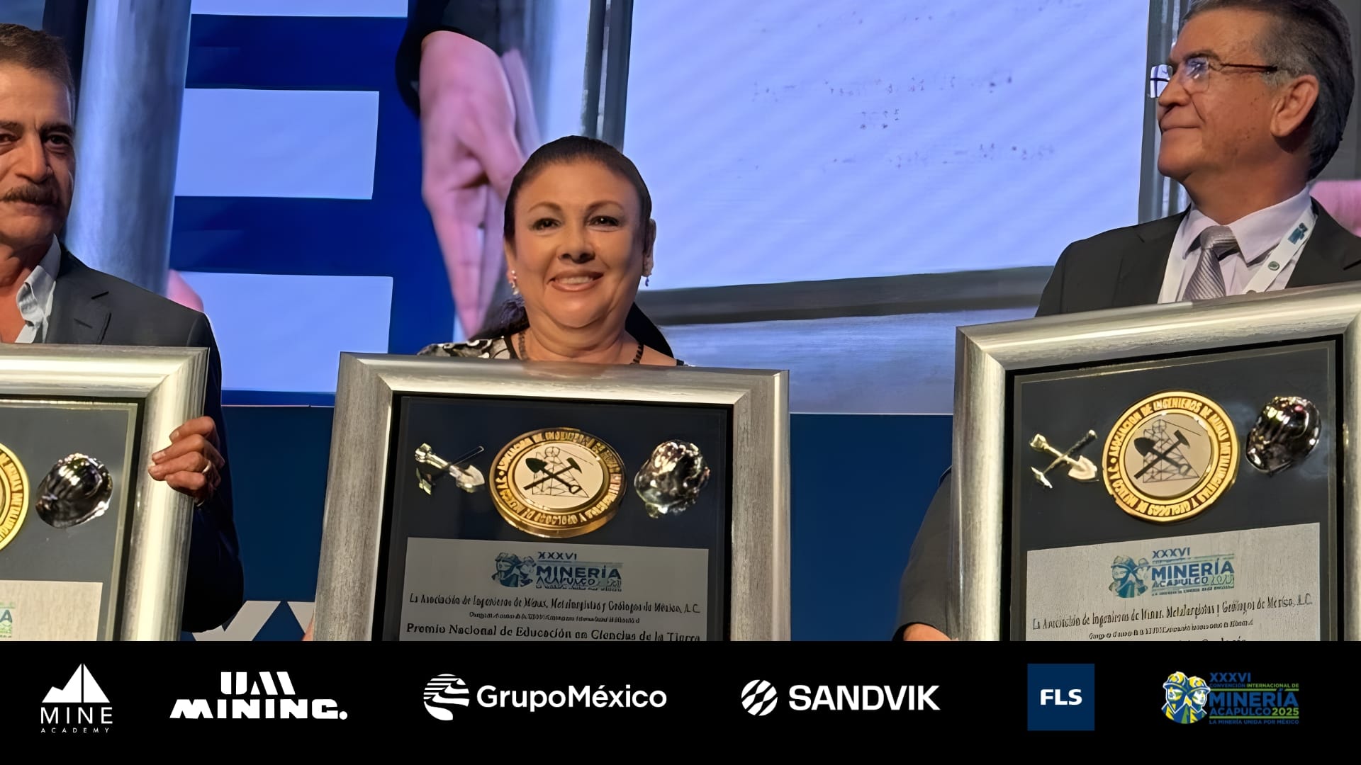 Reconocen a Elizabeth Araux Sánchez por su liderazgo en educación y divulgación minera