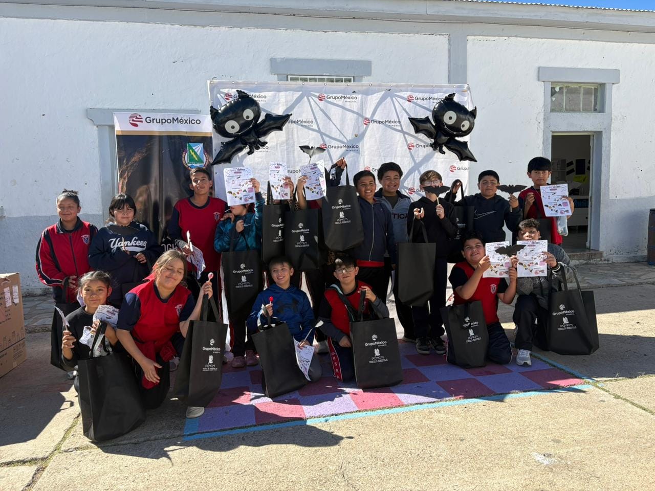 Grupo México promueve la conservación de murciélagos en cavidades mineras