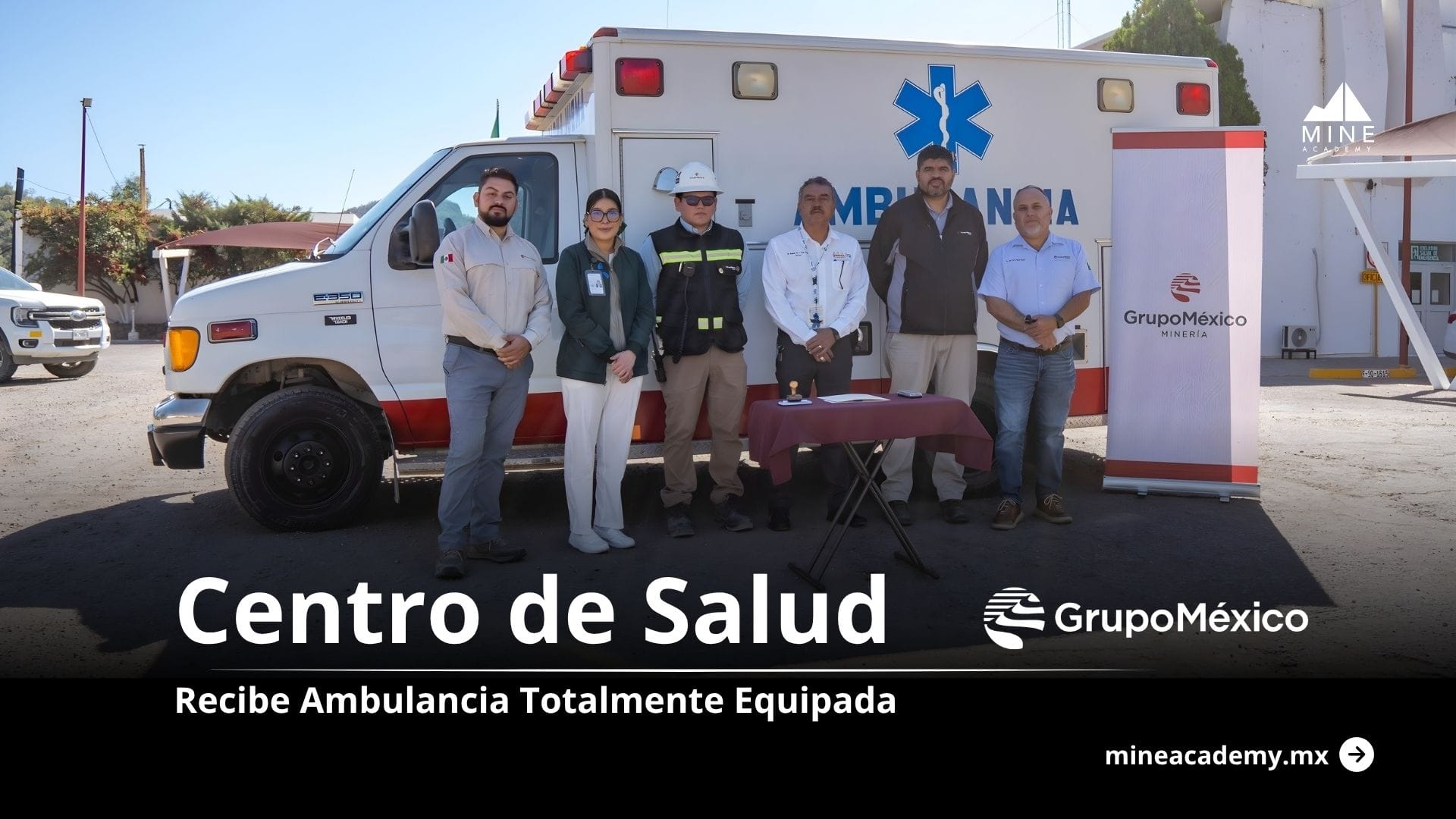 Grupo México entrega ambulancia equipada al Centro de Salud de Nacozari