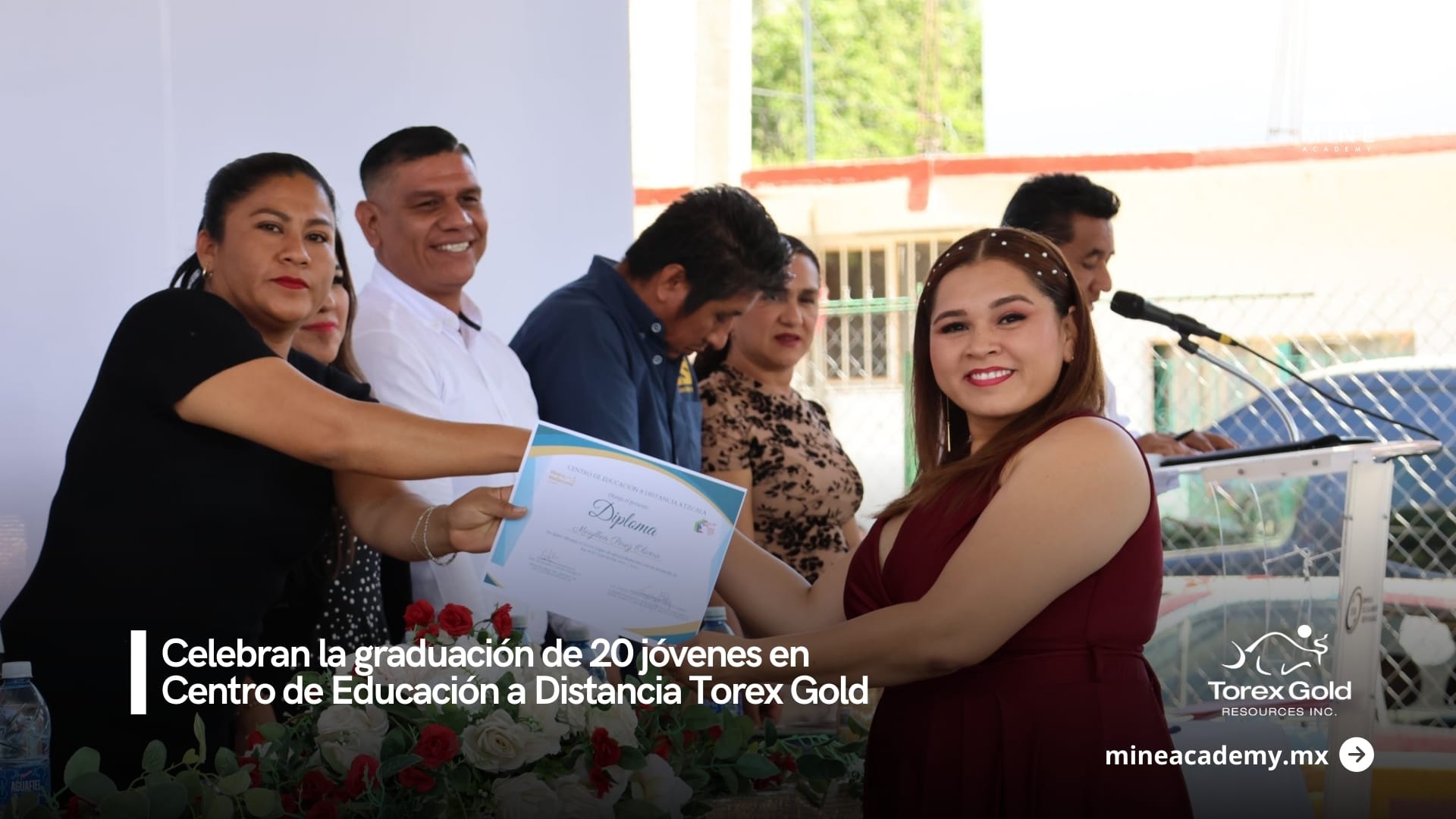 Torex Gold celebra la graduación de 20 jóvenes en su Centro de Educación a Distancia