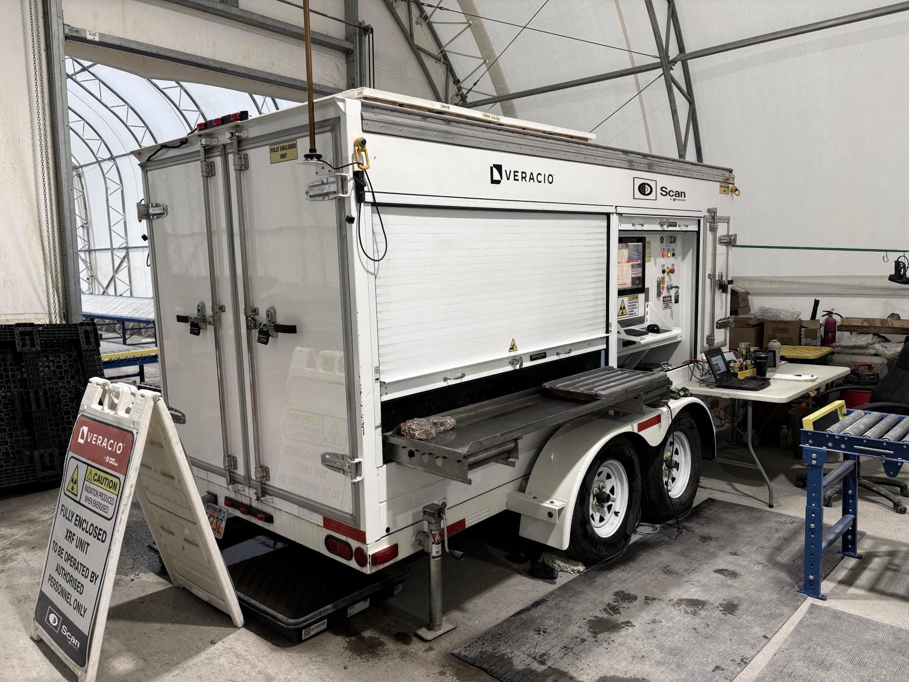 Datos geoquímicos continuos en terreno permiten reorientar un sondaje y detectar mineralización de alta ley en el Proyecto North Island