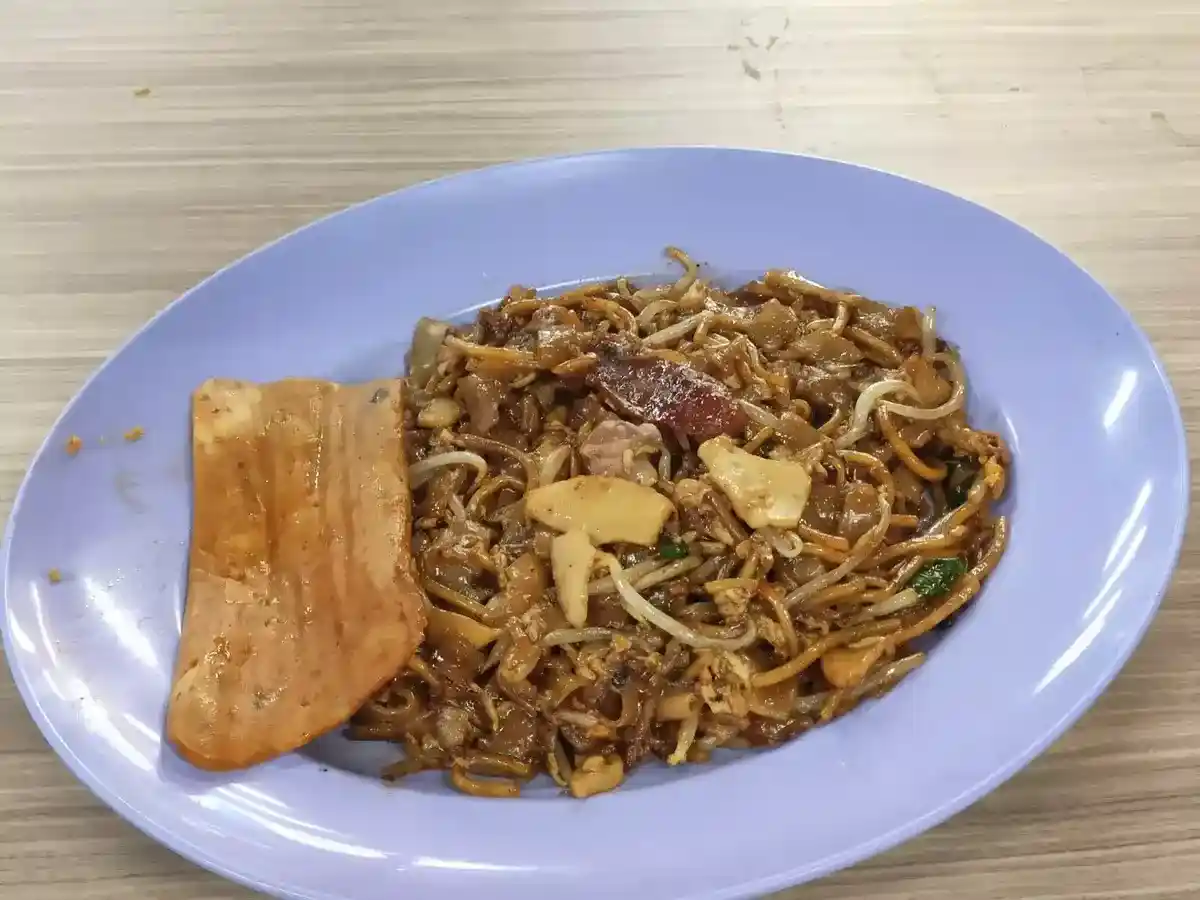 Lai Heng Fried Kuay Teow & Cooked Food: Fried Kway Teow & Otah