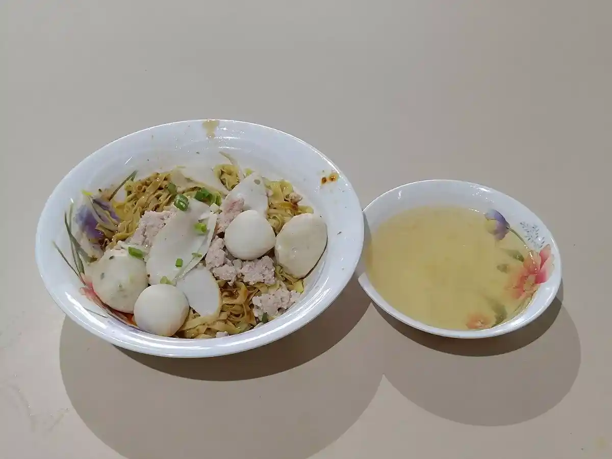 Lai Yi Wan: Mee Pok & Soup