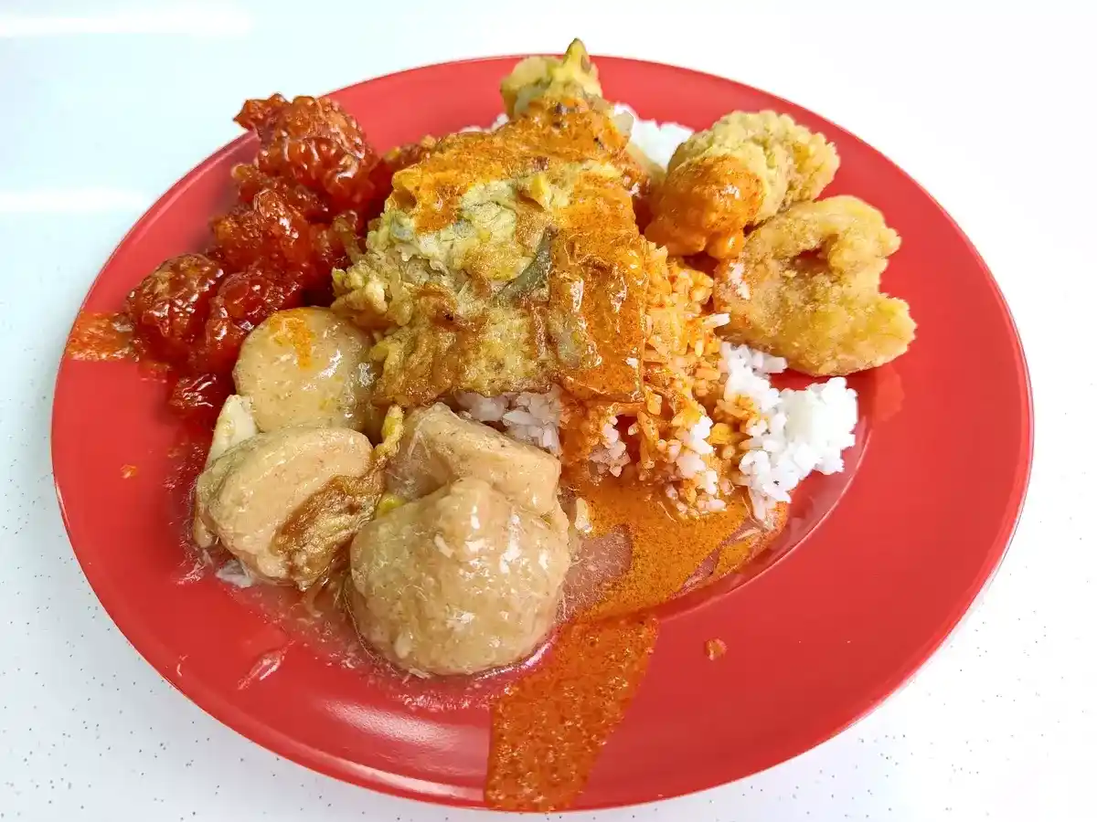 Nanyang Kitchenette: Sweet Sour Pork, Salted Egg Yolk Fish, Egg Tofu, Onion Omelette with Rice & Curry