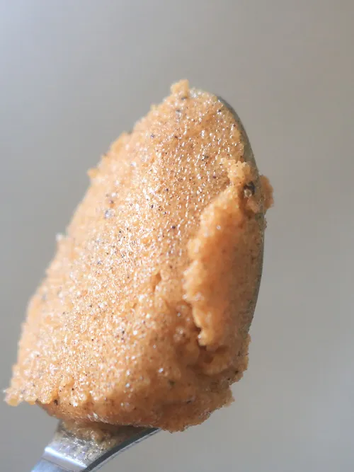 Goji Berries & Orange Lip Scrub | 15 gms | Exfoliating | Moisturising thumbnail 2