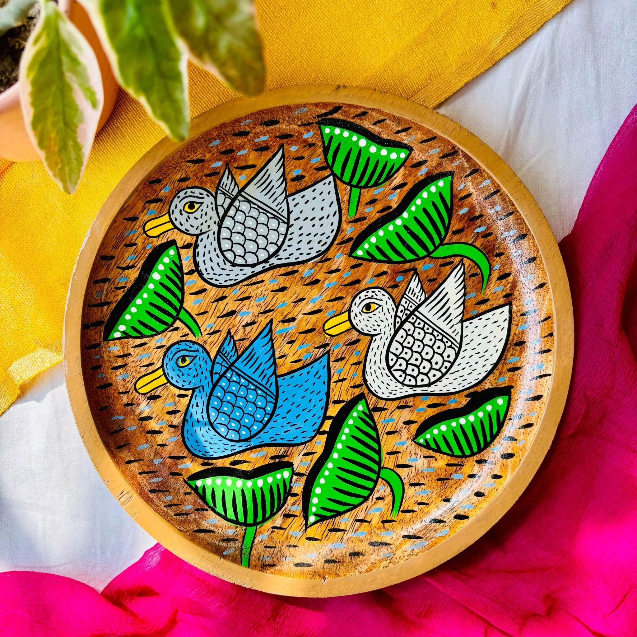 Saras Round Wooden Platter