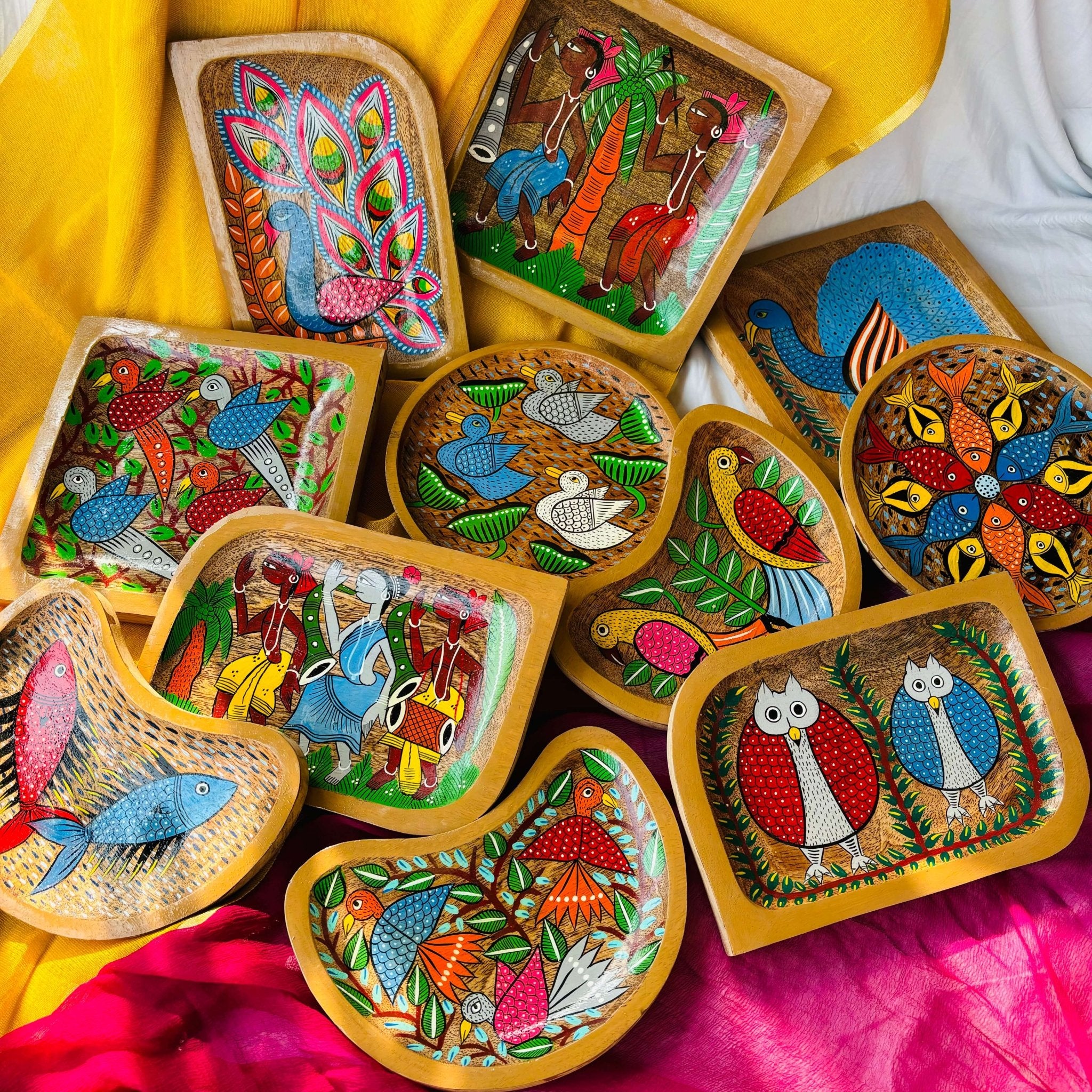 Saras Round Wooden Platter thumbnail 3