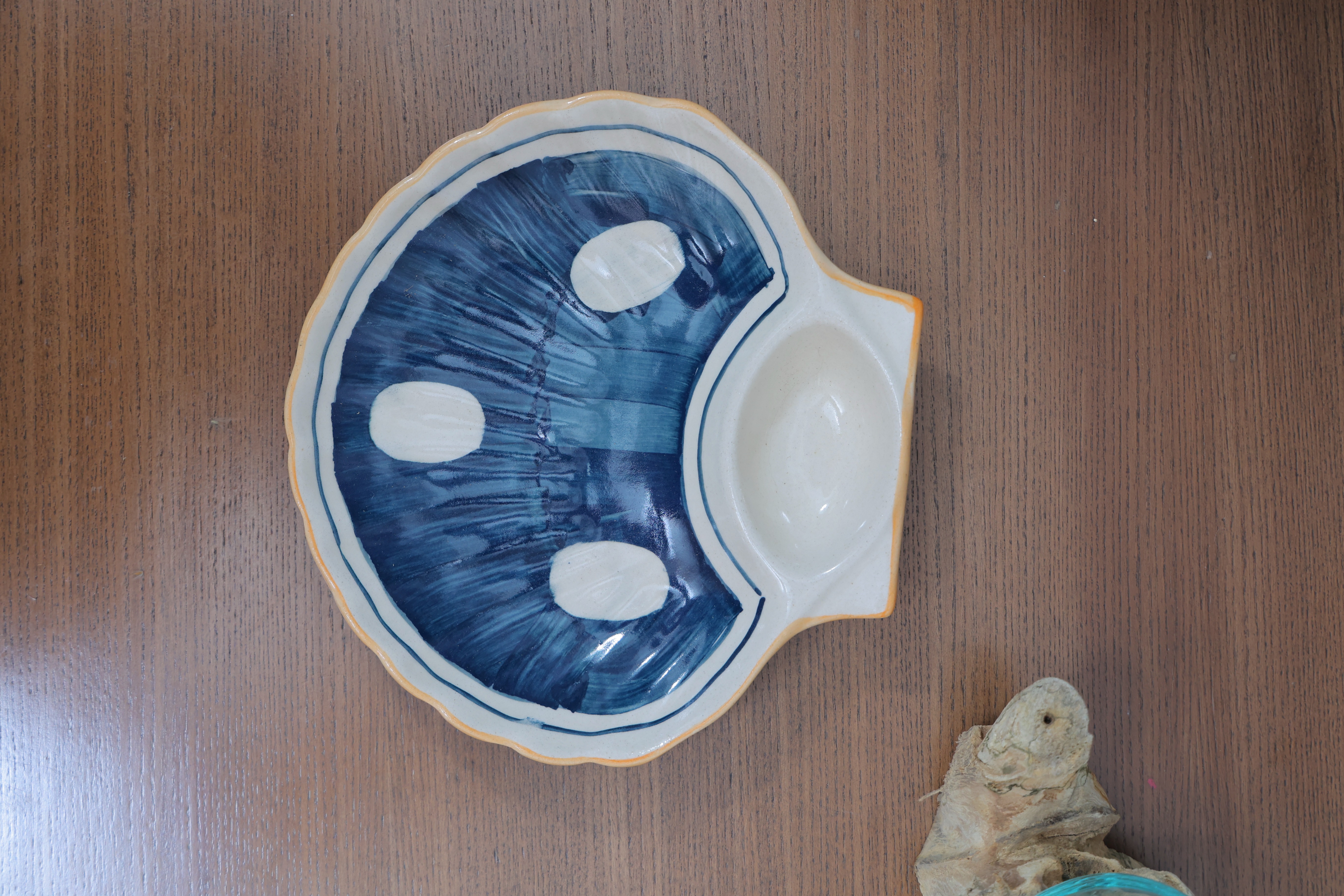 Shell Round Serving Platter | Blue & White