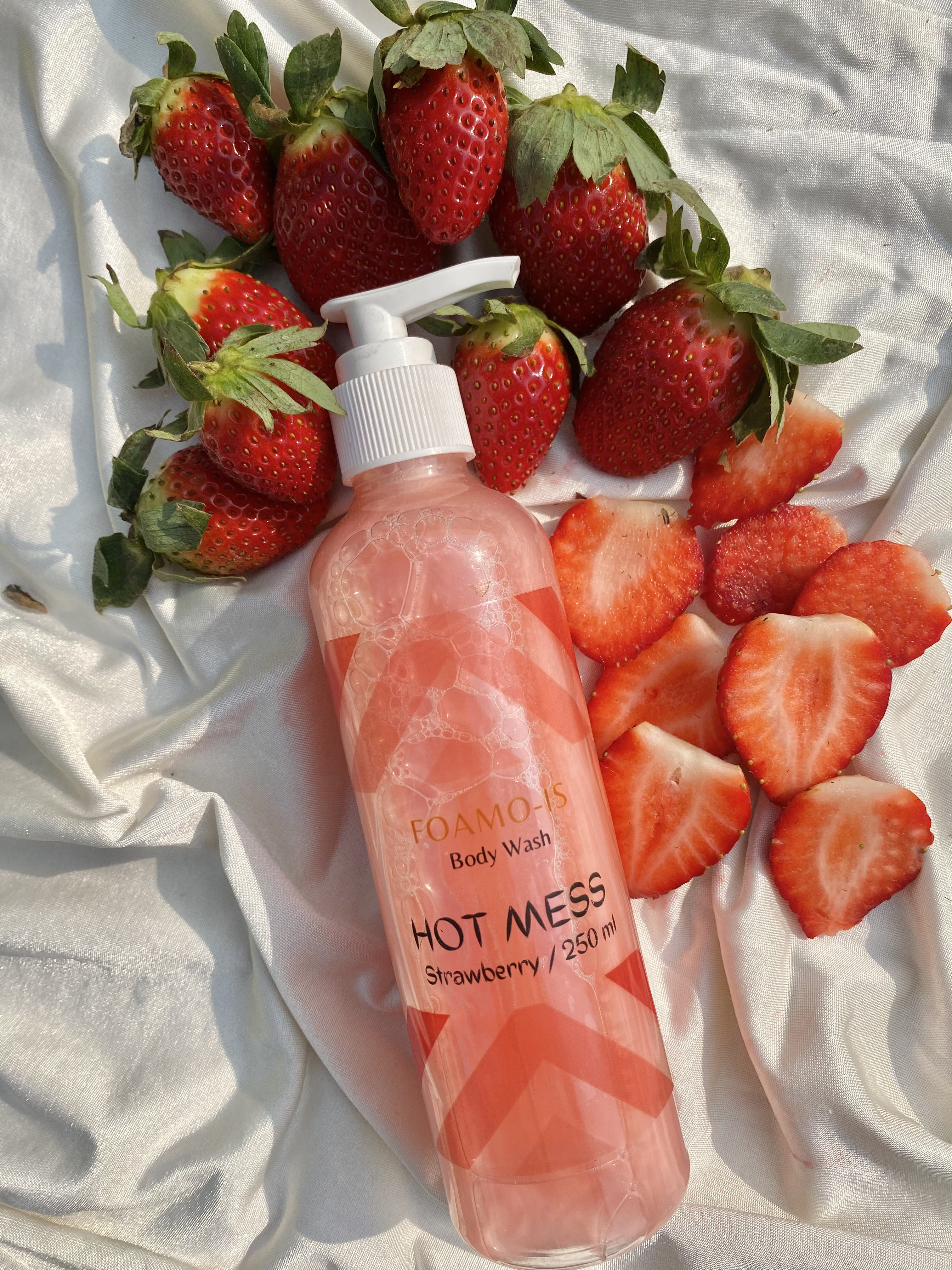 Pearly Strawberry Body Wash | 250 ml