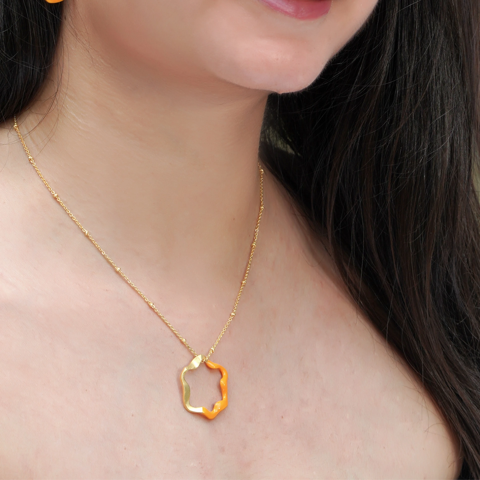 Wavy Brass Pendant Necklace