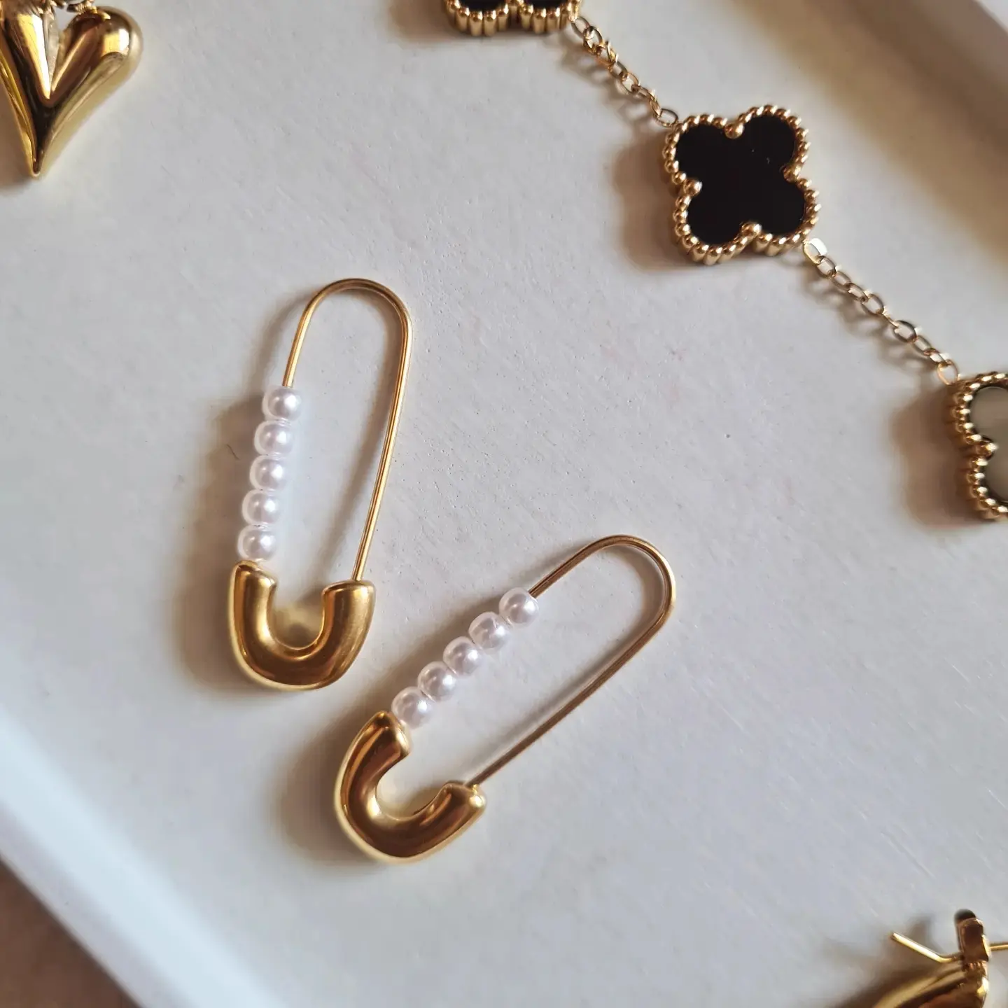 Pearly Safety Pin Earrings | Anti Tarnish