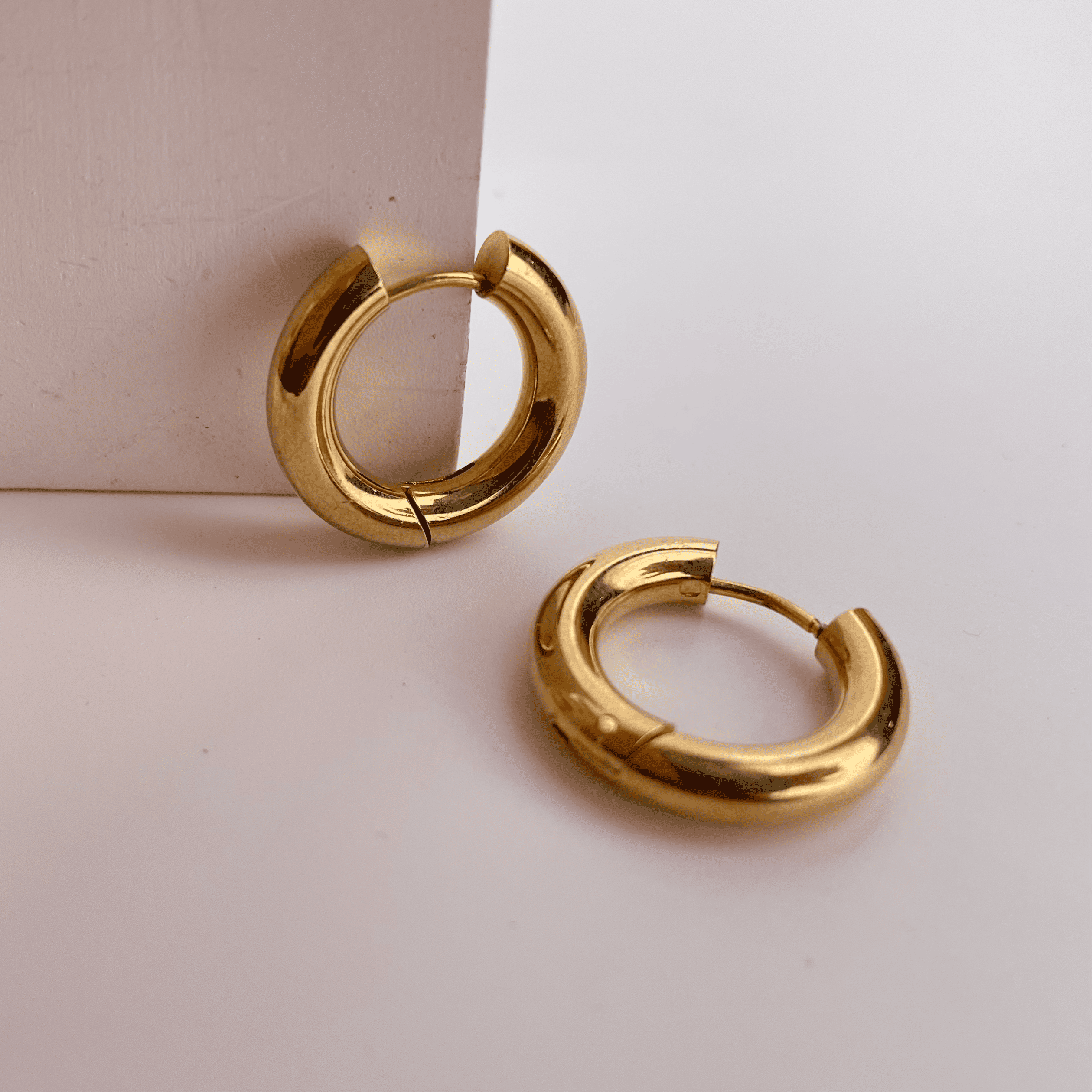 Minimalist Hoops
