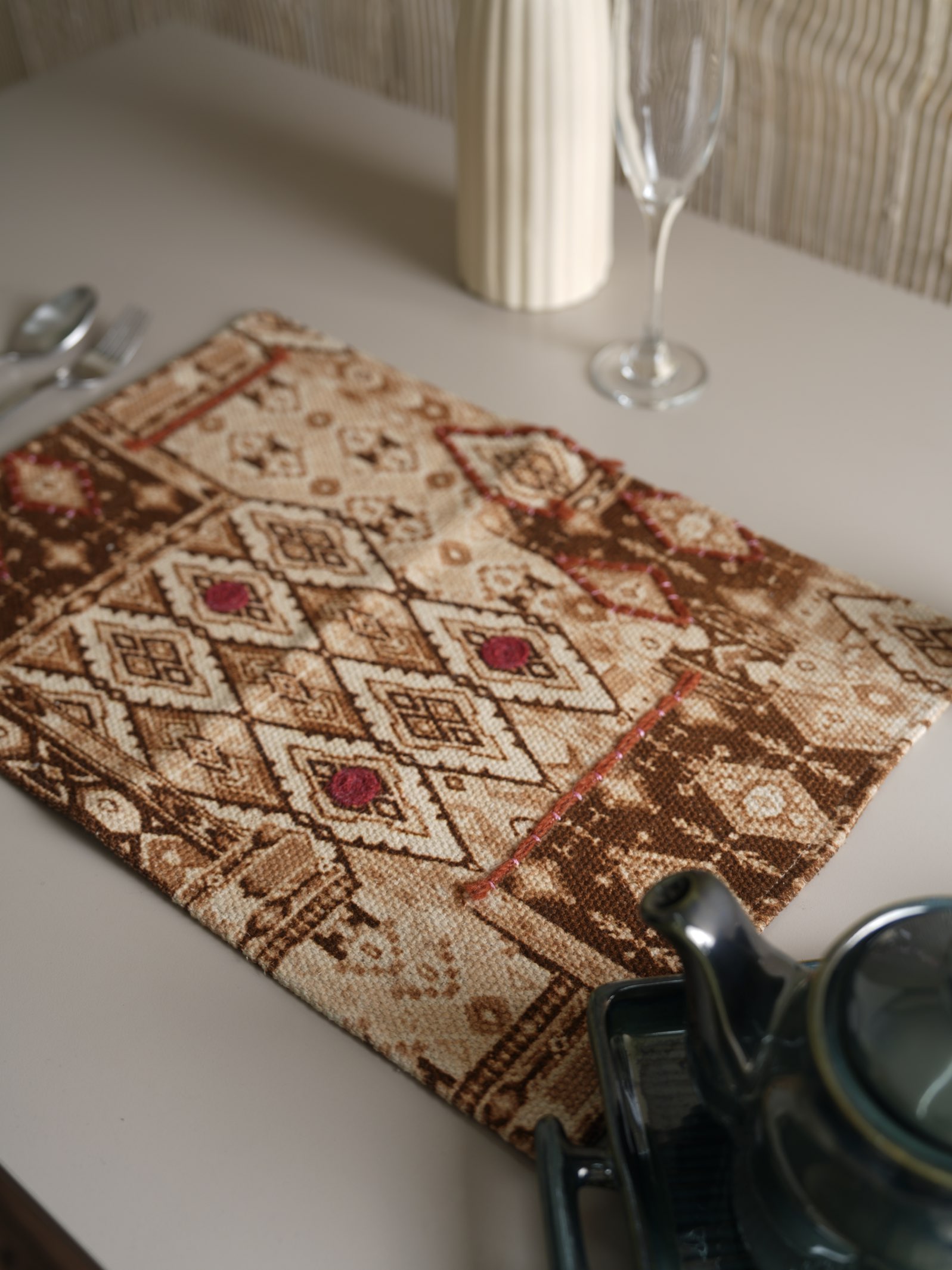 Heritage Hue Placemat  ( 30 x 45 cms - set of 2 )