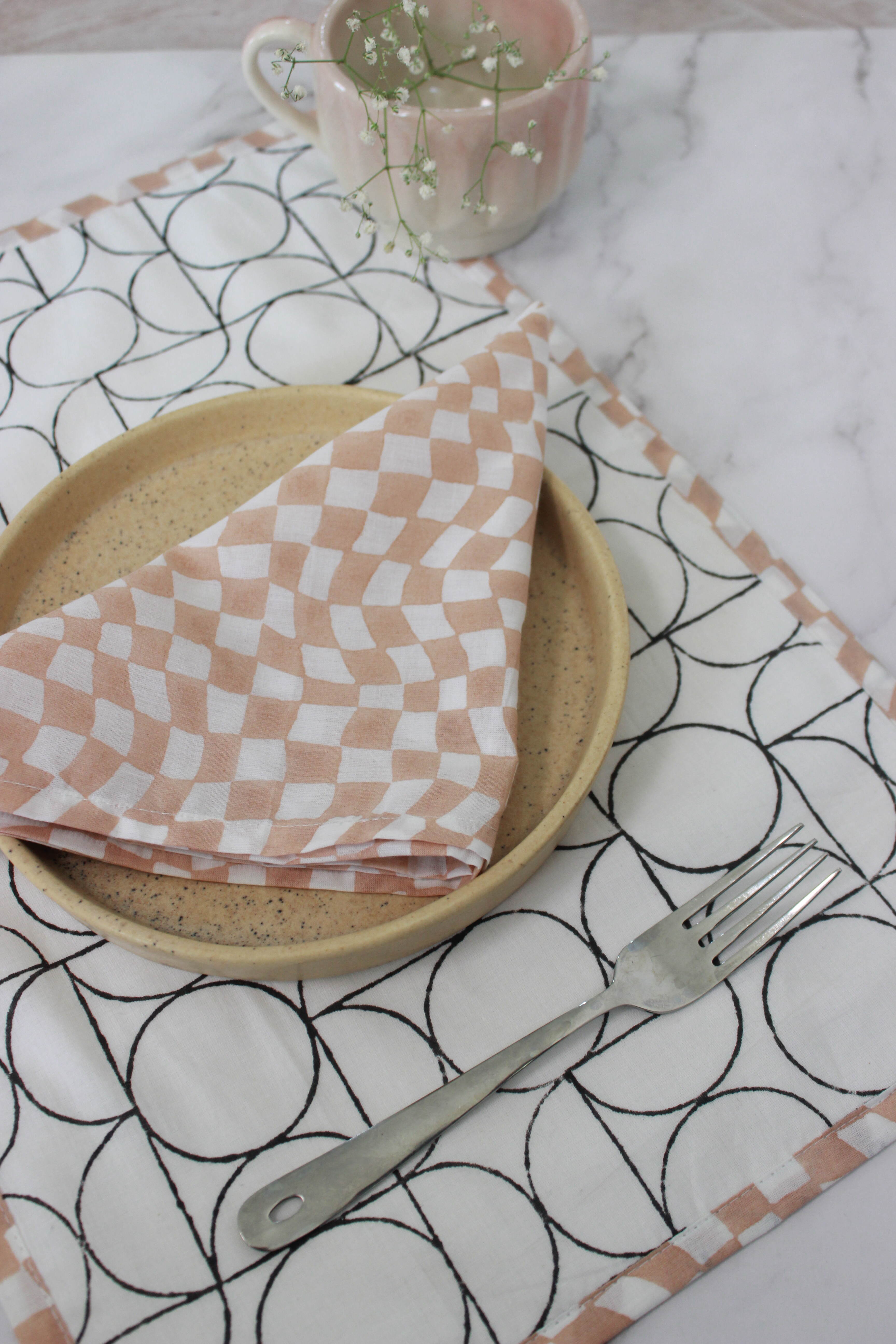 Sustainable Table Linen Set l Placemats & Napkin l Set of four | Peach
