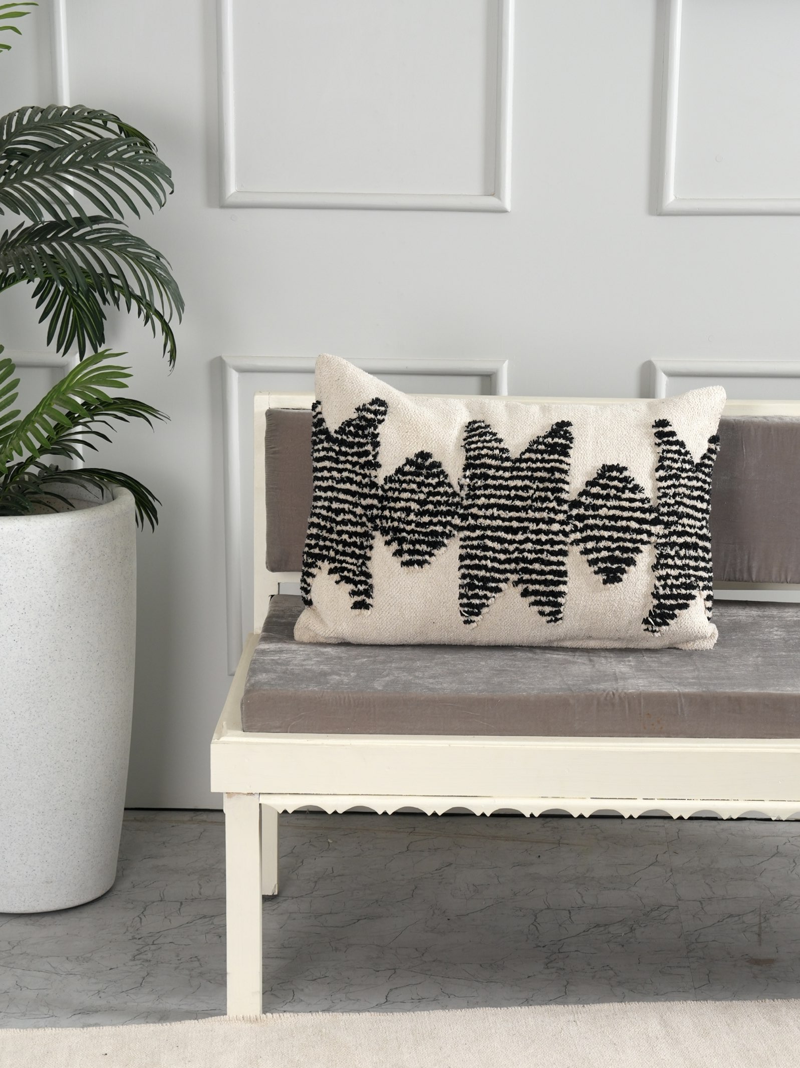 Plush Patterning Tufted Pillow Cover