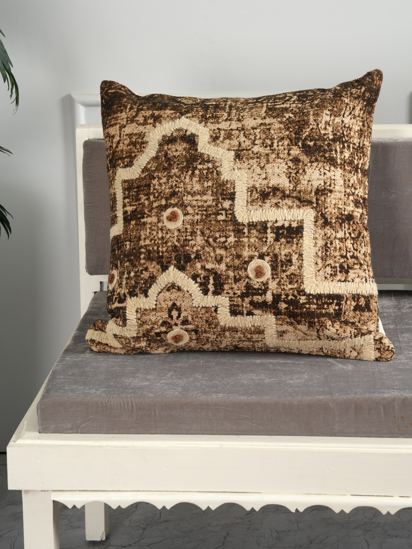 Retro Elegance Embroidered Cushion Cover
